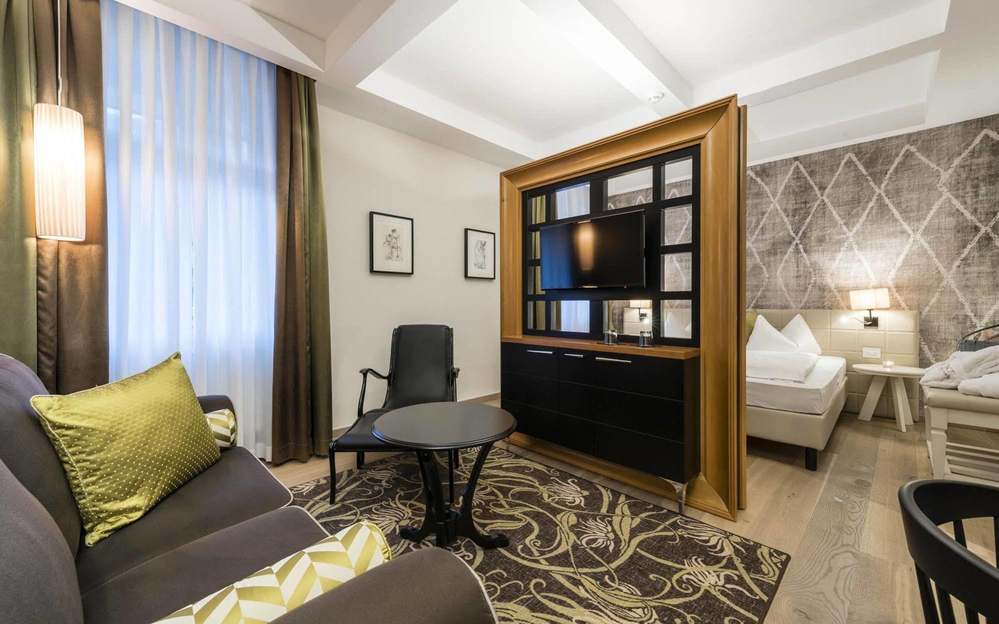 Post - Tradition & Lifestyle Adults Only 4*
